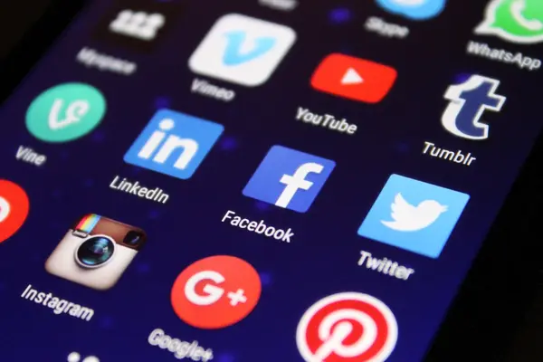4 tips para diferenciar tu perfil de Linkedin de la multitud - Mibucle
