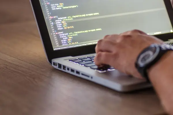 Me interesa programar pero no sé cómo: 3 caminos para empezar a programar - Plataforma 5