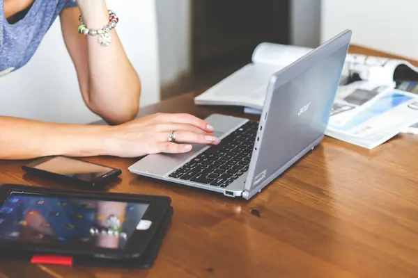 Entrevistas laborales por videollamada, 6 tips para pasarlas - Mibucle