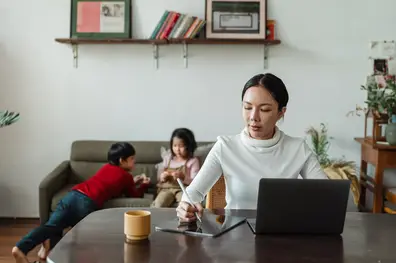 Guía del home office para madres y padres