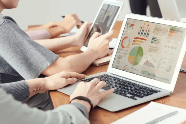 Qué hace un Analista de Datos (Data Analyst)