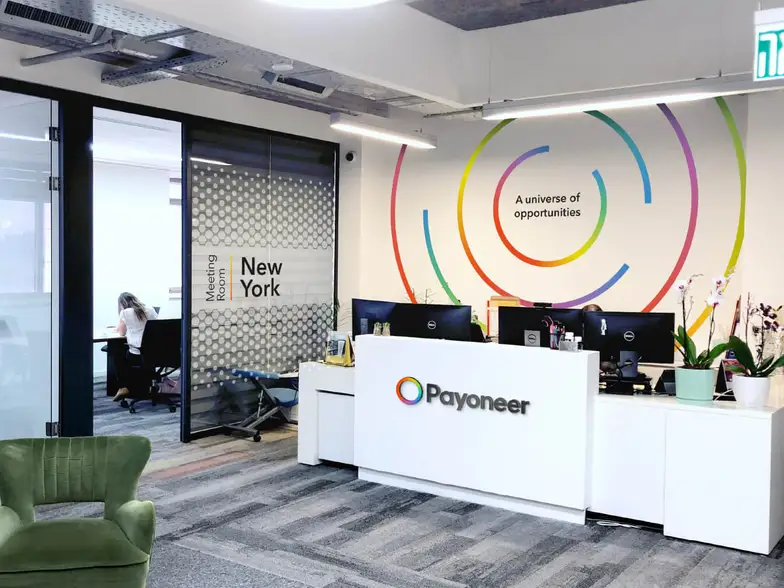 Payoneer - reception.jpg